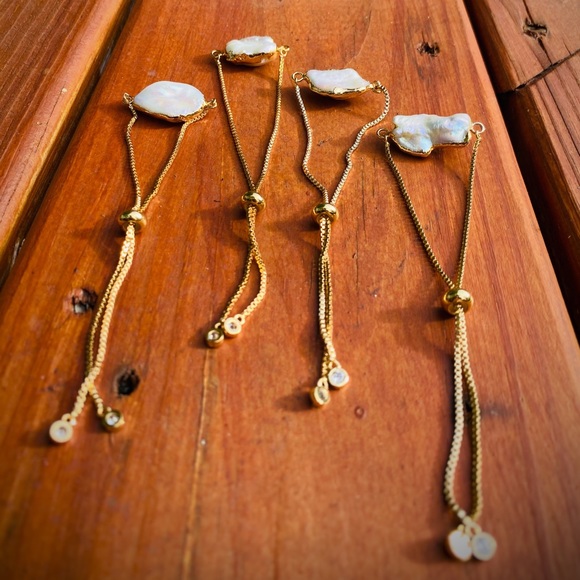 18K Freeform Pearl Bracelet - Picture 5 of 5